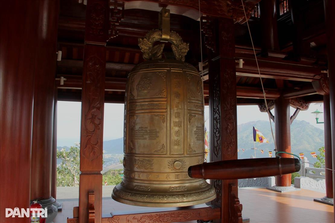 chua-truc-lam-phung-thuy-son-voi-bao-thap-13-tang (8).jpg